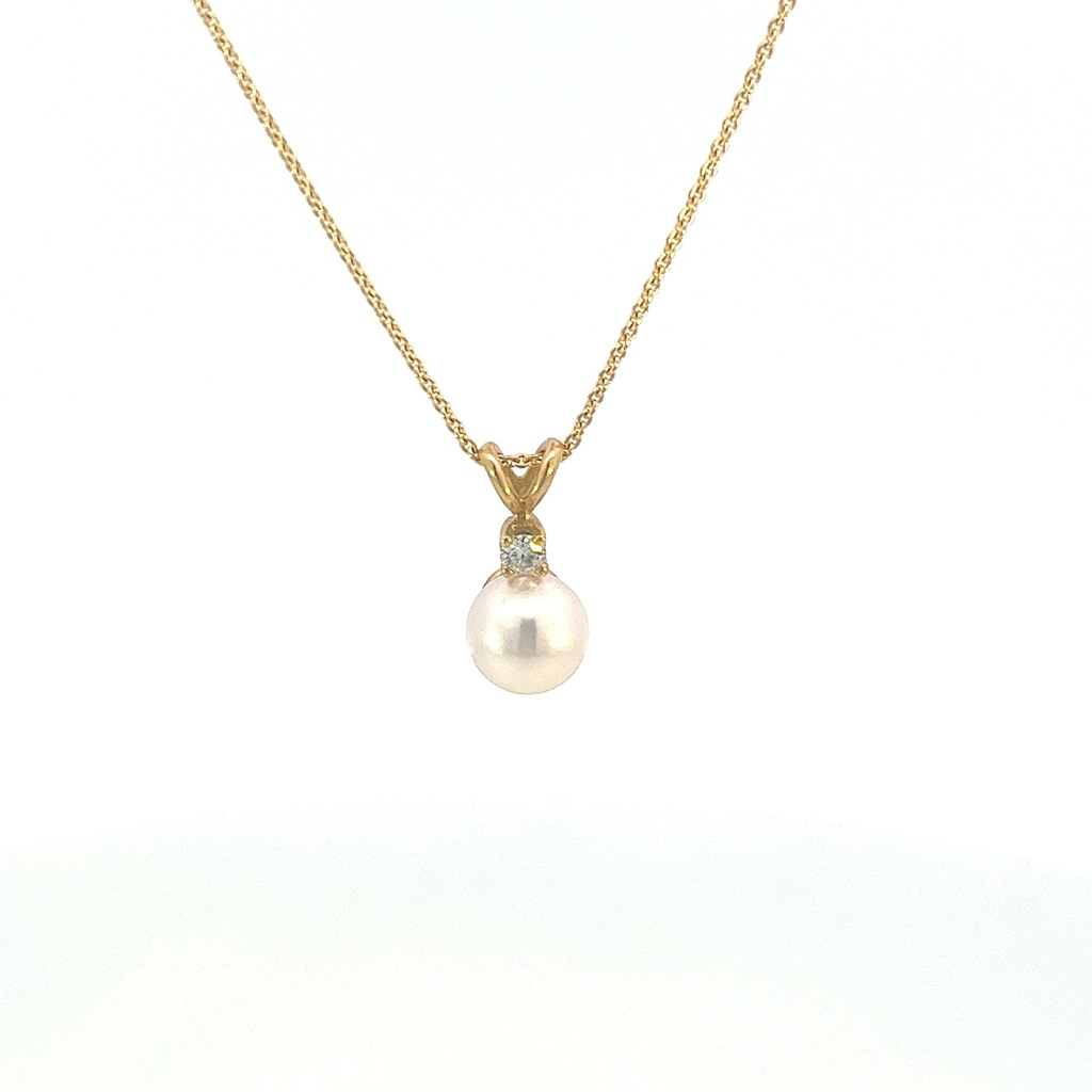 18Kt Yellow Gold 8mm Cultured Pearl Pendant Necklace With (1) Round Diamond Weighing 0.10ct