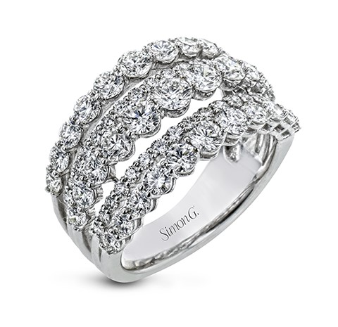 18Kt White Gold Five Row Diamond Ring 2.91cttw