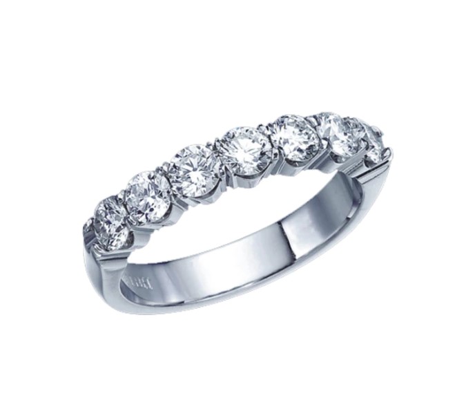 14Kt White Gold Diamond Seven Stone Band 1.00cttw