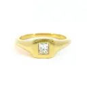 18Kt Yellow Gold Signet Ring With A Princess Cut Diamond Weighing 0.27ct