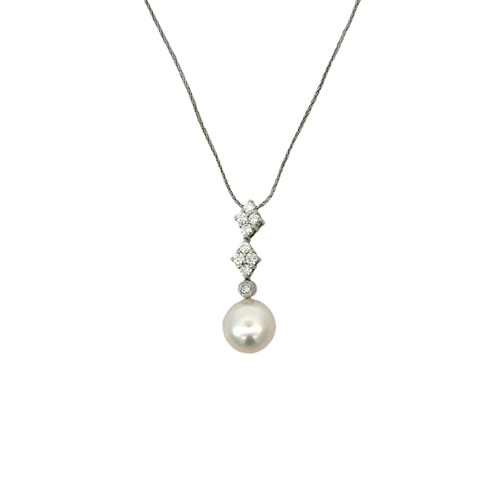 14Kt White Gold 8.5-9mm Pearl Pendant With (9) Round Diamonds Weighing 0.27cttw