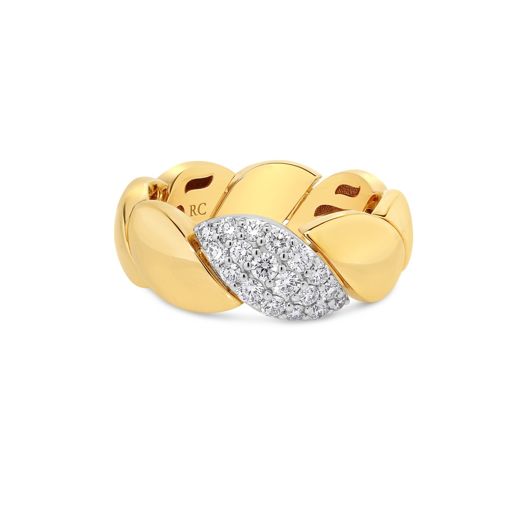 18Kt Two Toned San Marco Ring With (18) Round Diamonds Weighing 0.30cttw
