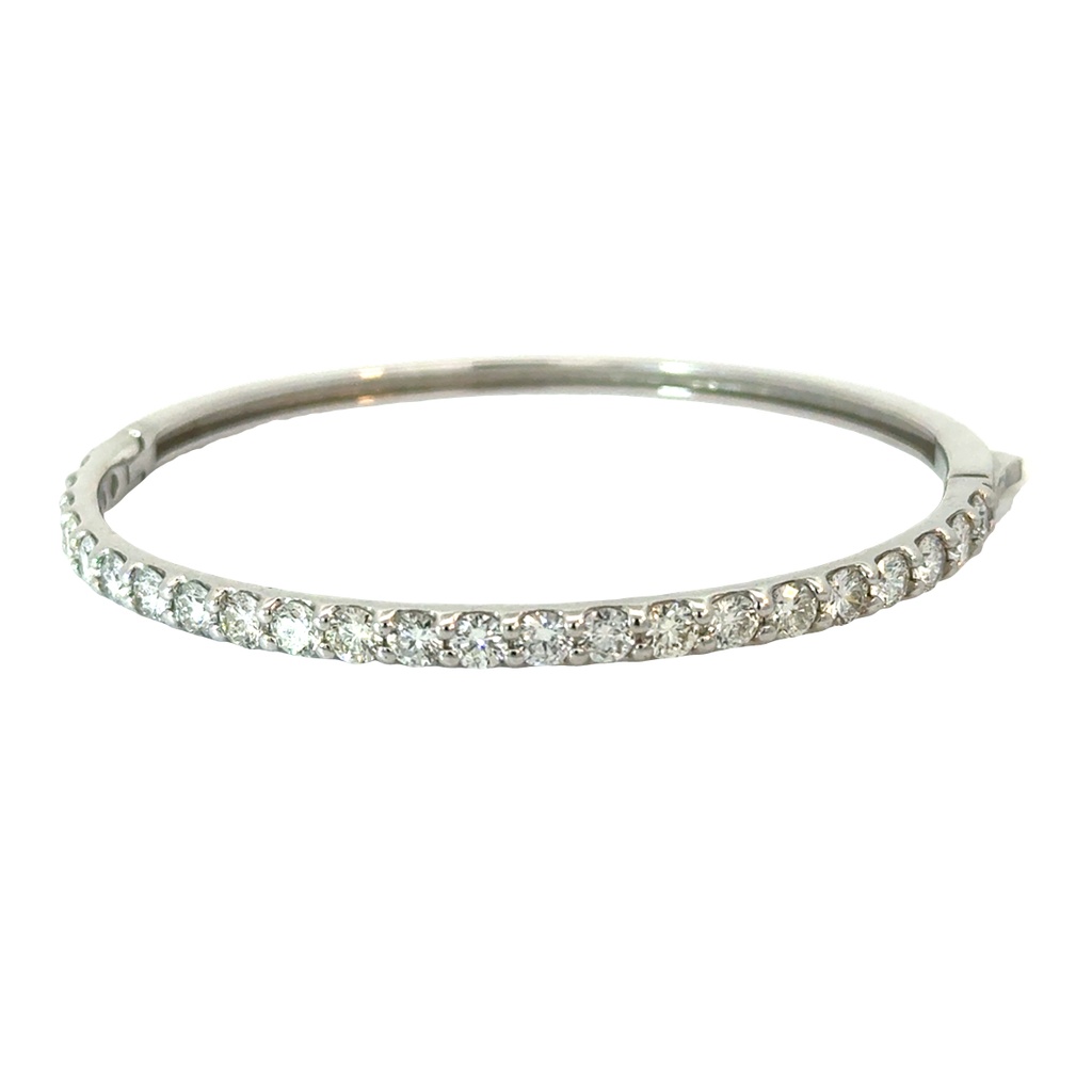 14Kt White Gold Bangle With (23) Round Diamonds Weighing 4.00cttw