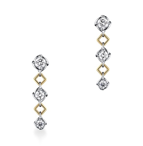 [AEO21465AK-UQJ013] 18Kt Two Toned Dangle Earrings With (6) Round Diamonds Weighing 0.51cttw