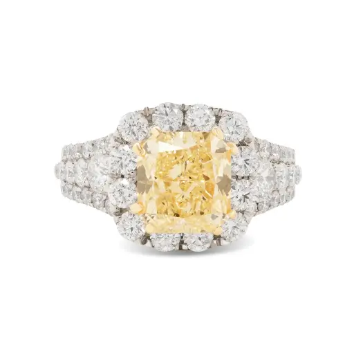 [R65704.3] Halo Style Ring With A Radiant Cut Diamond Weighing 3.02ct FLY/VS1 And (46) Round Diamonds Weighing 1.68ct In 18Kt White Gold