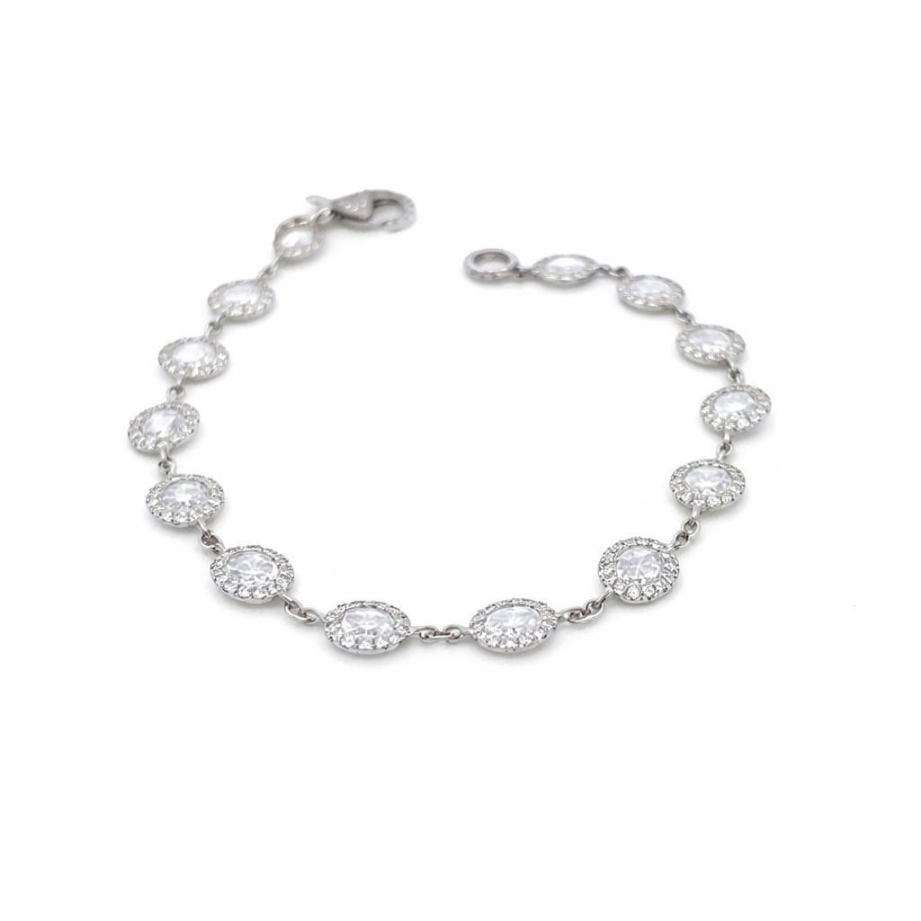 [7080] 18Kt White Gold Bracelet With Rosecut Diamonds Weighing 1.94ct And Round Diamond Halos Weighing 0.97ct