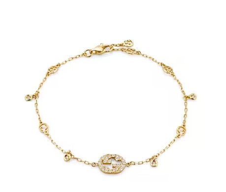 18Kt Yellow Gold Interlocking GG Bracelet With 30 Round Diamonds Weighing 0.20cttw