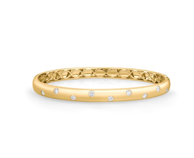 18Kt Yellow Gold Gypsy Bangle With (9) Round Diamonds Weighing 0.52cttw
