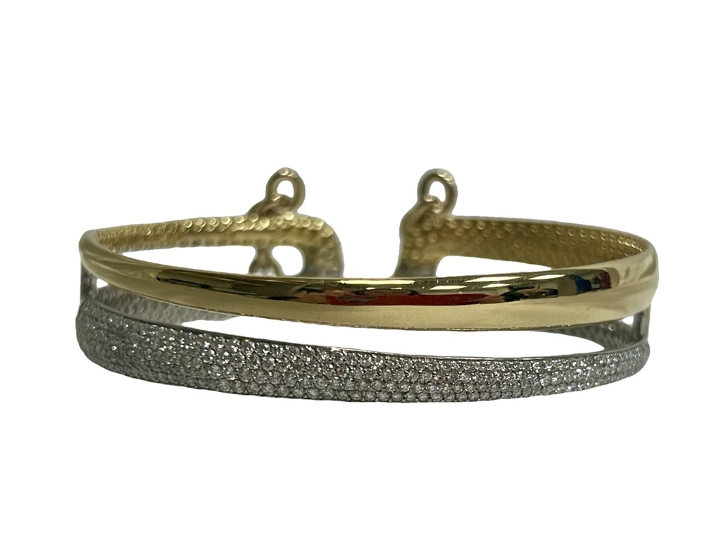 18Kt Two Toned Two Row Bracelet With (227) Round Diamonds Weighing 2.60cttw