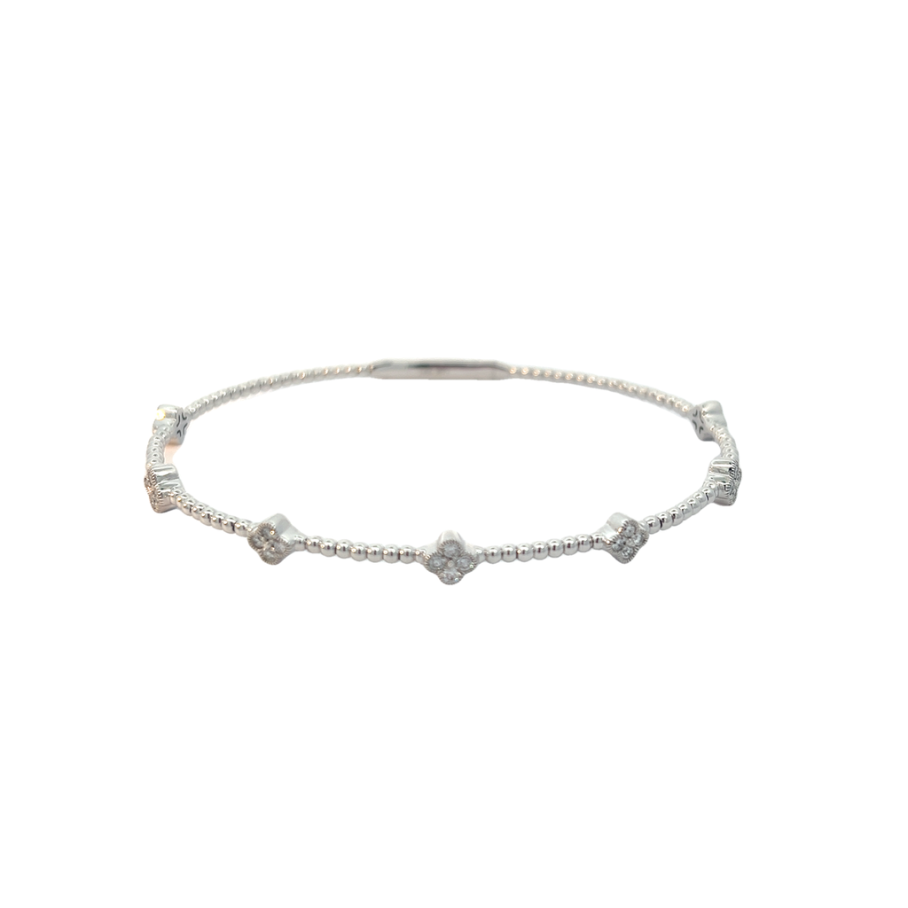 14Kt White Gold Clover Cluster Bracelet With (28) Round Diamonds Weighing 0.41cttw