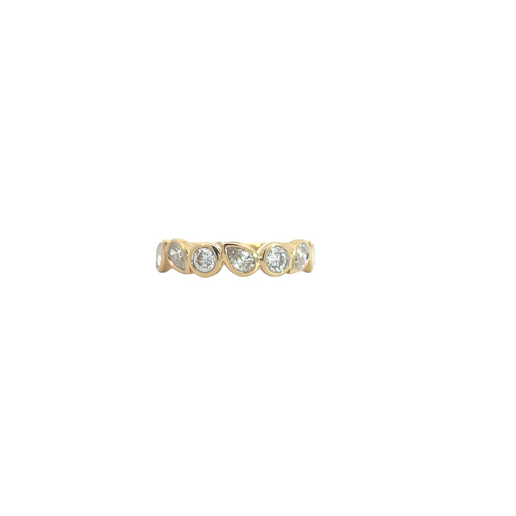 [8055] 18Kt Yellow Gold Mixed Shape Diamond Ring 0.77cttw