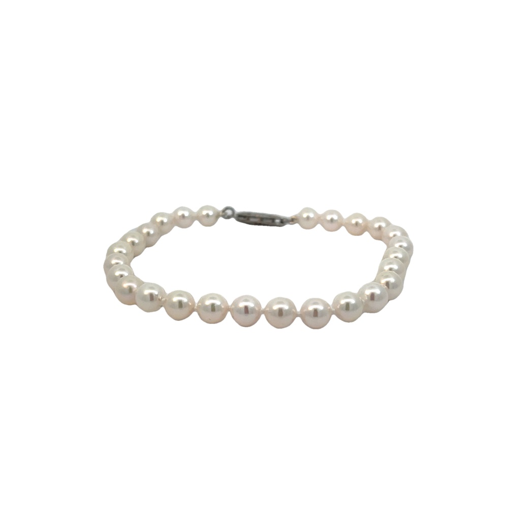 14Kt White Gold Bracelet With (26) 6x5.5mm Cultured Pearls 7"