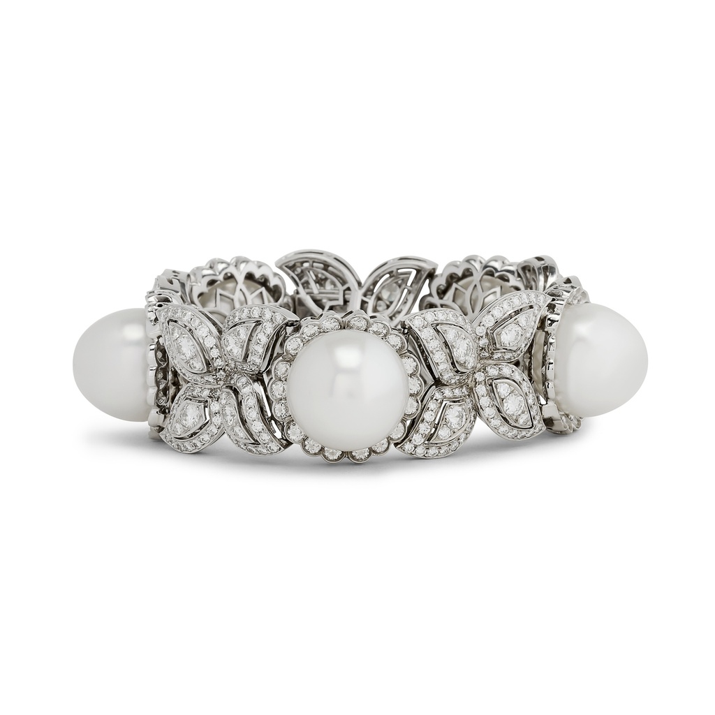 18Kt White Gold Large Pearl Bracelet With Round Diamonds Weighing 12.00cttw