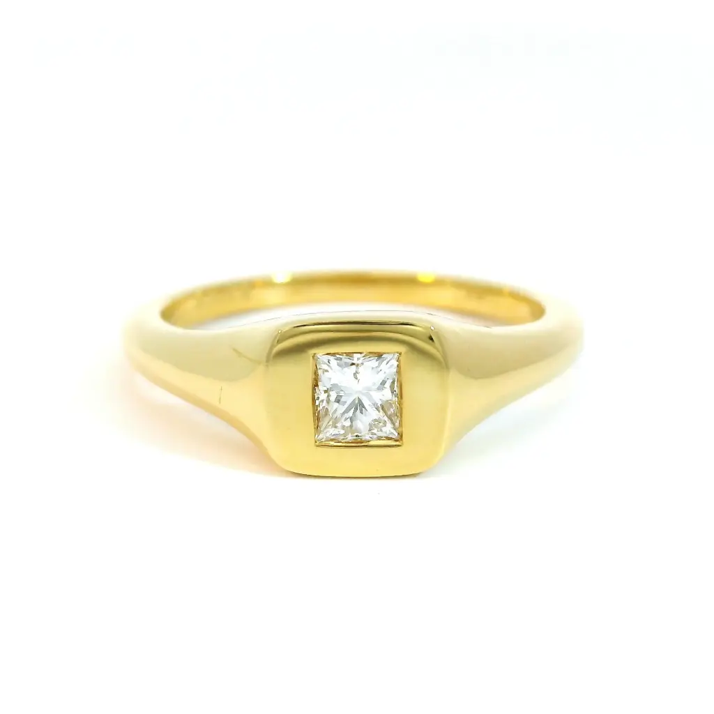[R-PR0.27-18KY] 18Kt Yellow Gold Signet Ring With A Princess Cut Diamond Weighing 0.27ct