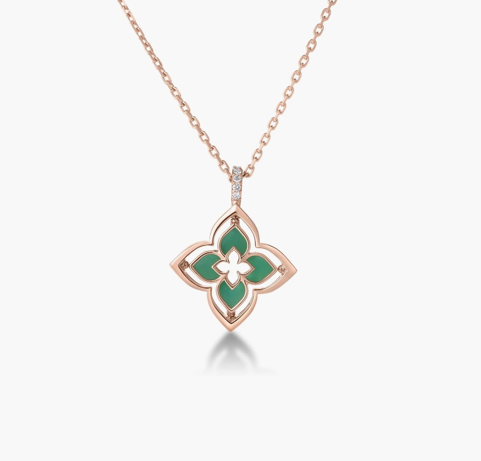 18Kt Rose Gold Pirouette Chrysoprase Necklace With (25) Round Diamonds Weighing 0.15cttw