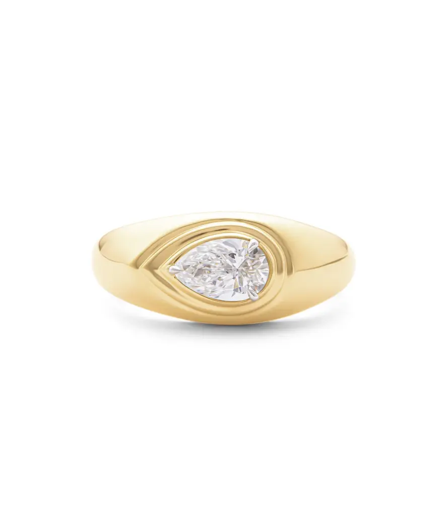 [R0009DPTY] 18Kt Yellow Gold And Platinum Layered Signet Ring With A Pear Shaped Diamond Weighing 0.50ct