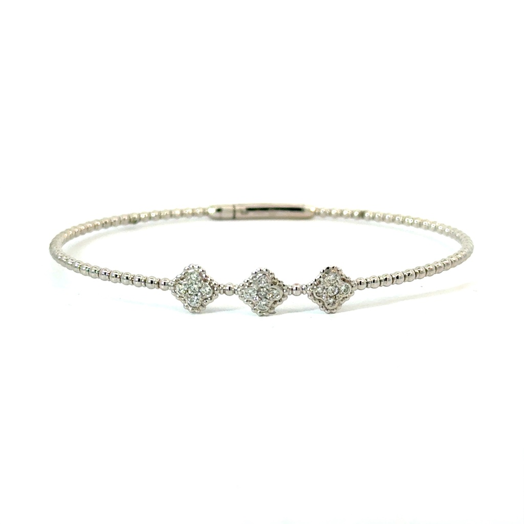 14Kt White Gold Clover Cluster Bracelet With (15) Round Diamonds Weighing 0.30cttw