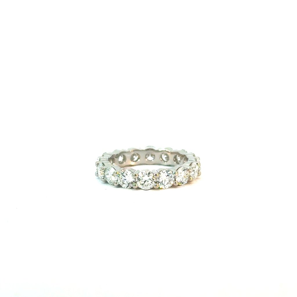[S15631] Platinum Eternity Band With (16) Round Diamonds Weighing 4.13cttw