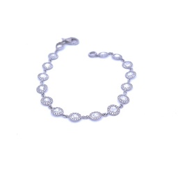 [7080] 18Kt White Gold Bracelet With Rosecut Diamonds Weighing 1.94ct And Round Diamond Halos Weighing 0.97ct