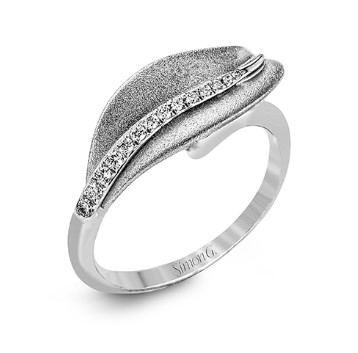 [DR246] 18Kt White Gold Diamond Leaf Ring 0.09cttw