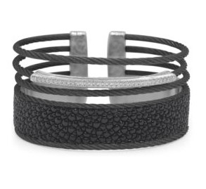 [04-52-R306-11] 18Kt Yellow Gold Black Nautical Cable Stingray Design Bracelet With Round Diamonds Weighing 0.27cttw