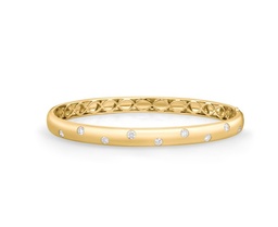 [FGBZ10160508Y72000] 18Kt Yellow Gold Gypsy Bangle With (9) Round Diamonds Weighing 0.52cttw