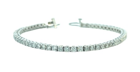 [TENNISBRAC] 14Kt White Gold Tennis Bracelet With (63) Round Diamonds Weighing 4.03cttw