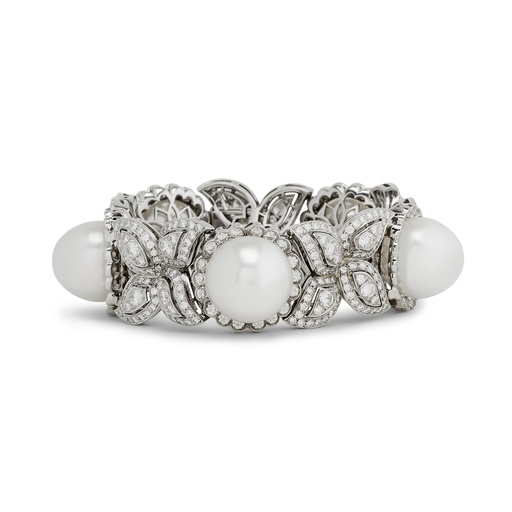 [B80846] 18Kt White Gold Large Pearl Bracelet With Round Diamonds Weighing 12.00cttw