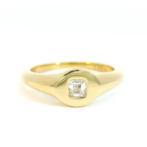 [R-AS023.18KY] Signet Ring With An Asscher Cut Diamond Weighing 0.23ct In 18Kt Yellow Gold 